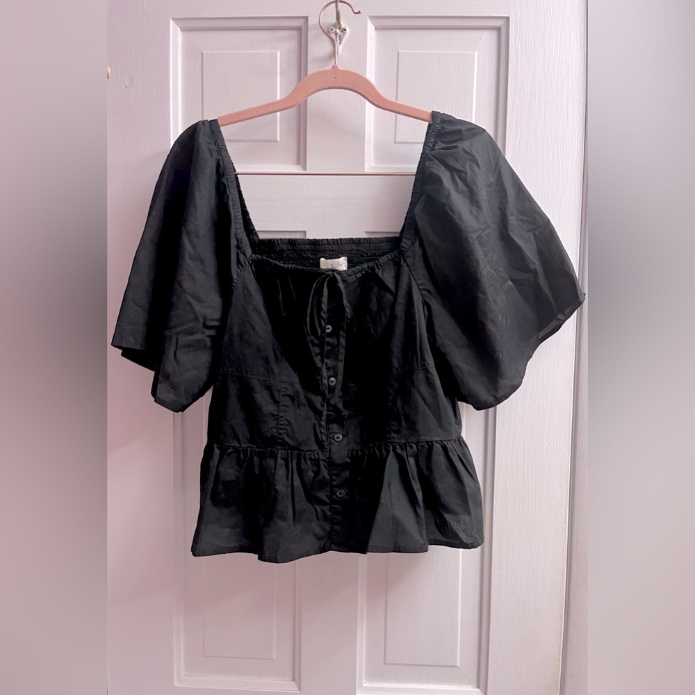 NWT Universal Thread Black Short Sleeve Peplum Peasant Blouse